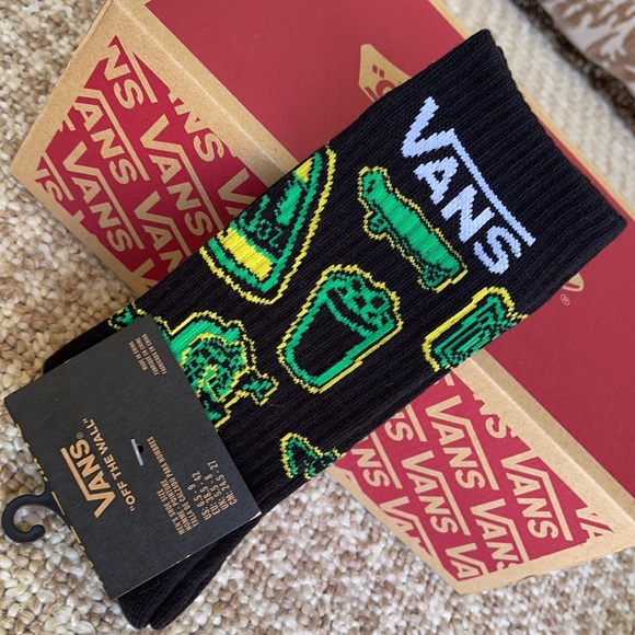 Vans “Off The Wall” socks - Picture 3 of 16